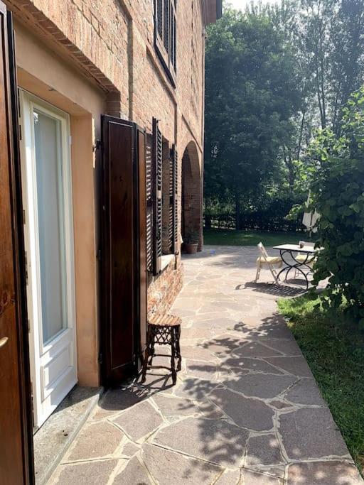 Apart-Agriturismo "La Colomba" Nizza Monferrato Exterior photo