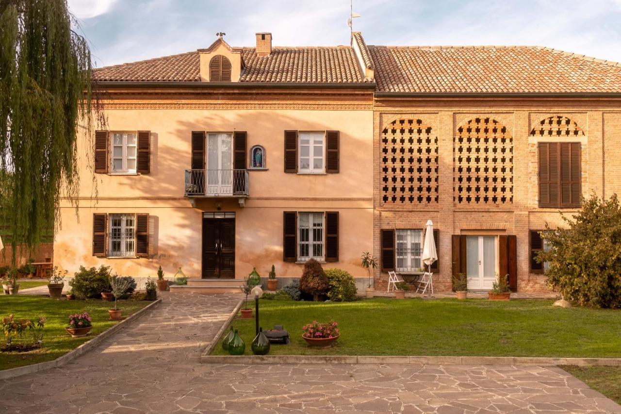 Apart-Agriturismo "La Colomba" Nizza Monferrato Exterior photo