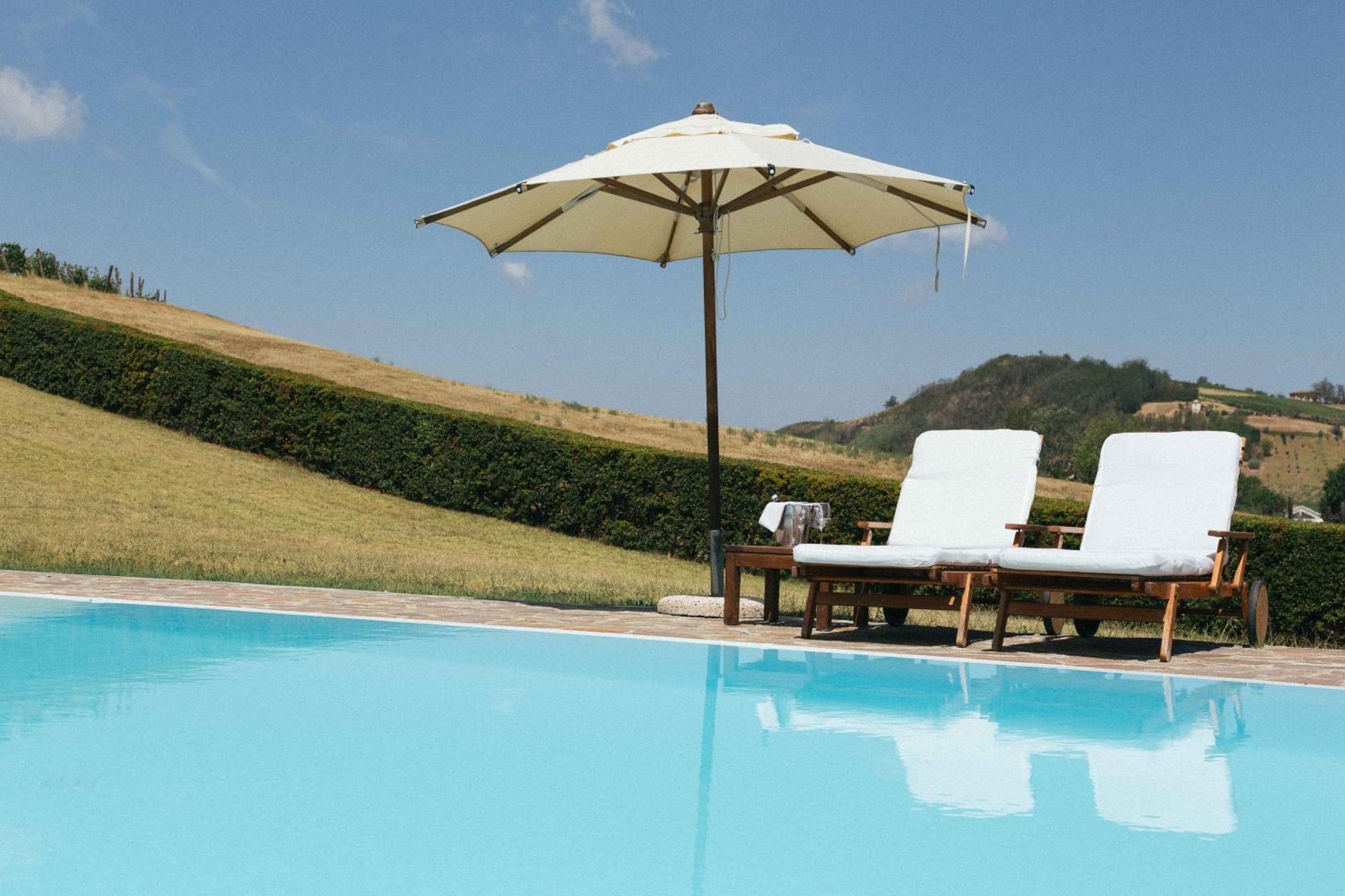 Apart-Agriturismo "La Colomba" Nizza Monferrato Exterior photo